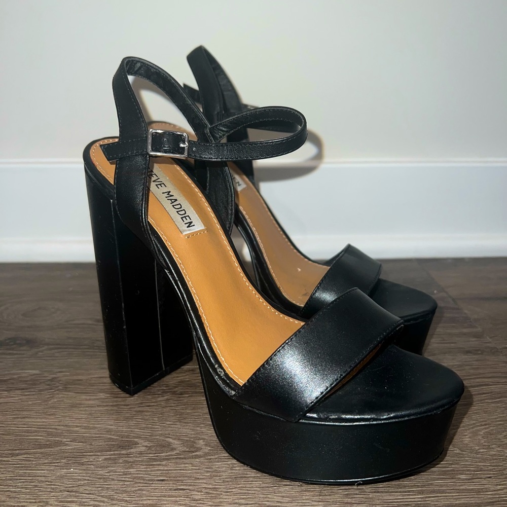 STEVEN MADDEN PLATFORM LEATHER HEELS